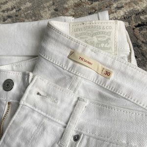Levi’s 711 Skinny - White - Size 30/34